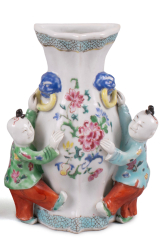 View 3: Pair of Chinese Export Porcelain Wall Pockets, c. 1780